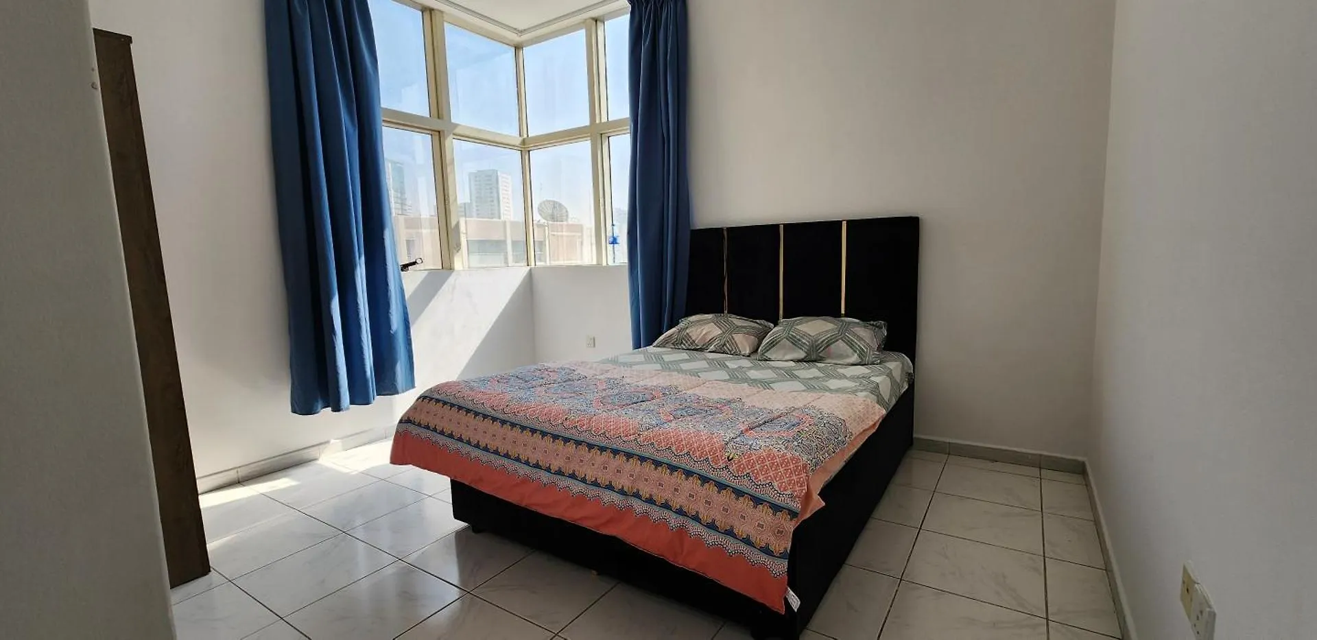 Vivu'S Holiday Home Sharjah Guest house